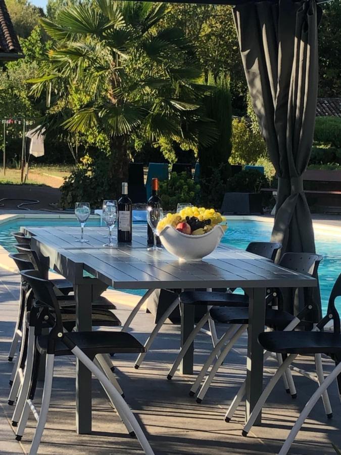 Villa Bergerac Avec Piscine ภายนอก รูปภาพ